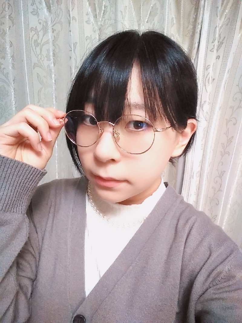 真面目なちせですよ!似合う?